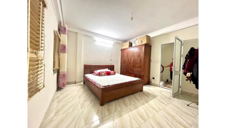 Bán nhà phố Đại La, Hai Bà Trưng 32m2, 5 tầng, mt 5m nhỉnh xíu 4 tỷ